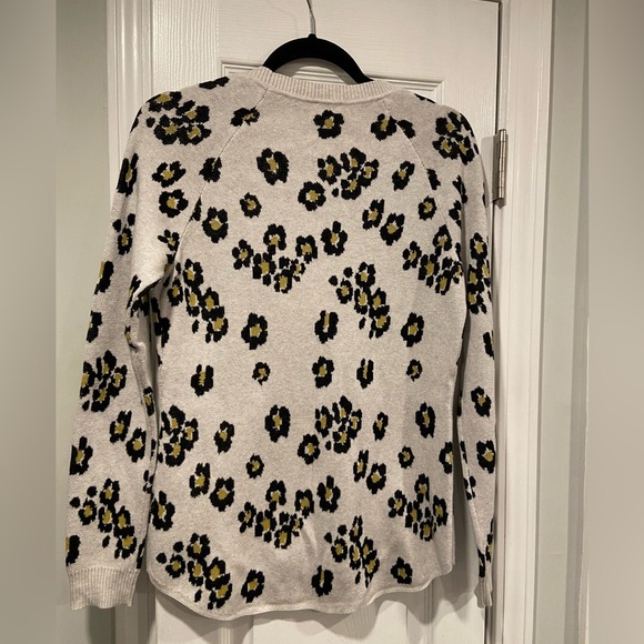 Cabi Kiki Leopard Print V Neck Button Front Knit Cardigan Gray Black Size S - Picture 8 of 12